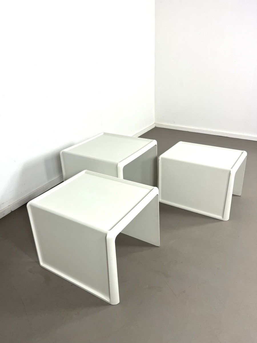 Set of 3 white nesting tables by Peter Ghyczy for Horn collection Germany, 1967