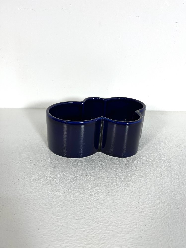 Mid century  radiant blue ceramic dish by Angelo Mangiarotti for Fratelli Brambilla Milano 1968