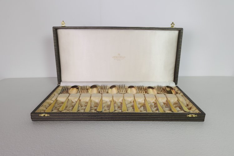 20th Century gold plated pastry cutlery by J.Tostrup for David Andersen Norway 1960s