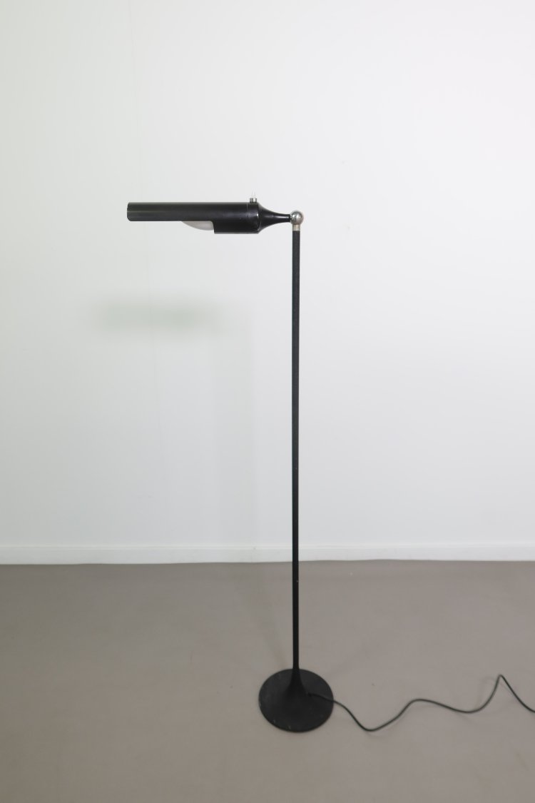 Mid-Century modern floor lamp model no 1086 by Gino Sarfatti for Arteluce 1961