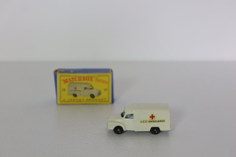 Lesney Matchbox - No.14 Lomas ambulance with box