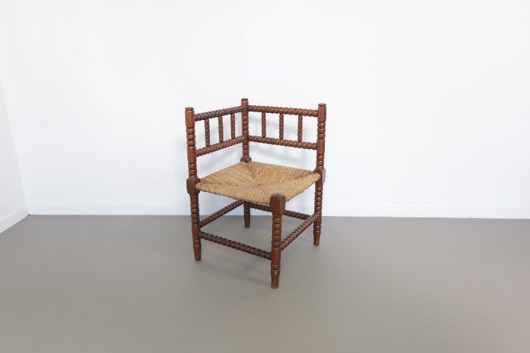 20th Century Dutch oak bobbin turned wood corner chair