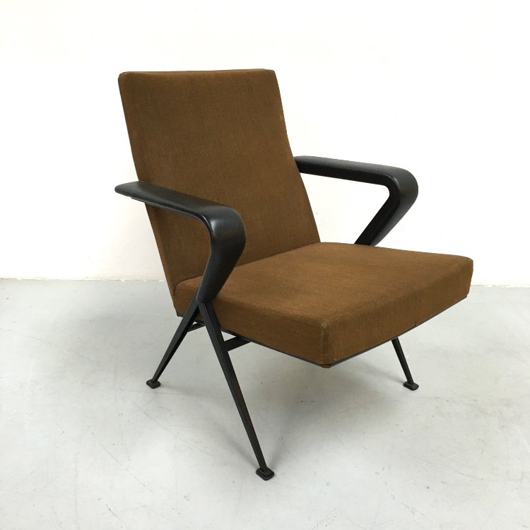 Mid century modern Repose lounge chair by Friso kramer for Ahrend de Cirkel 1959