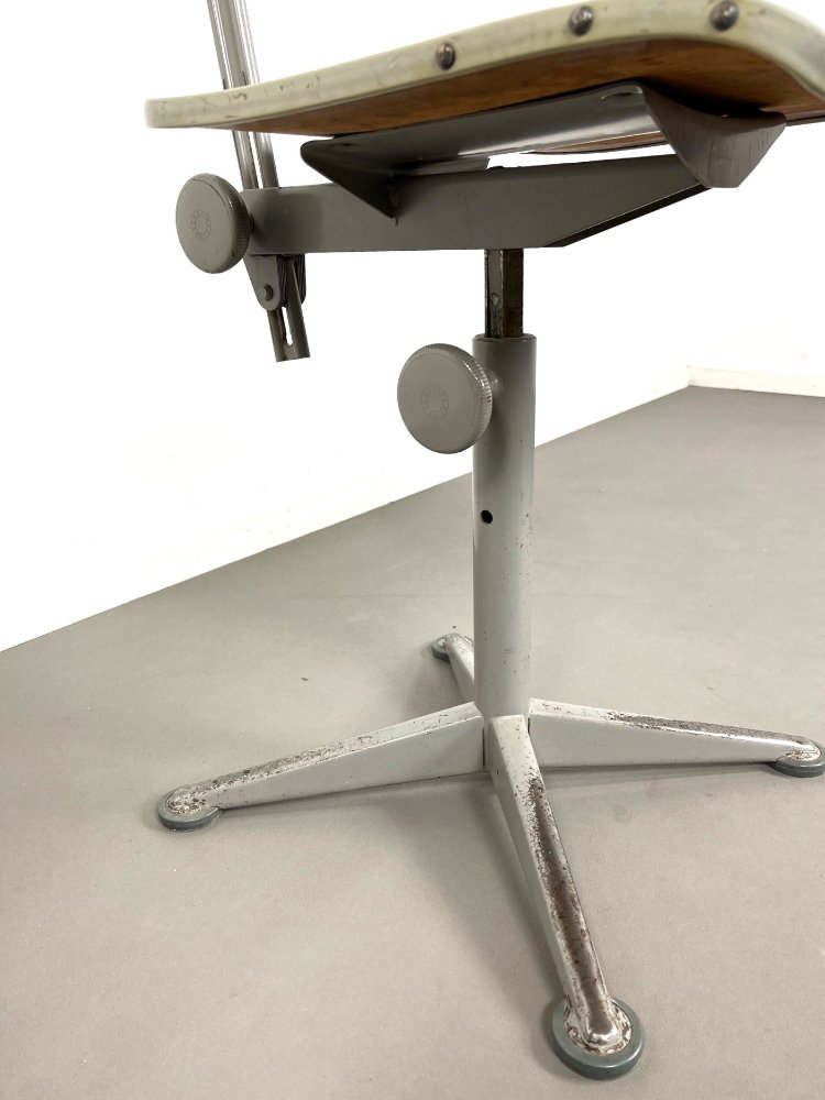 De-Spot - Vintage design Chairs - Industrial drafting stool by