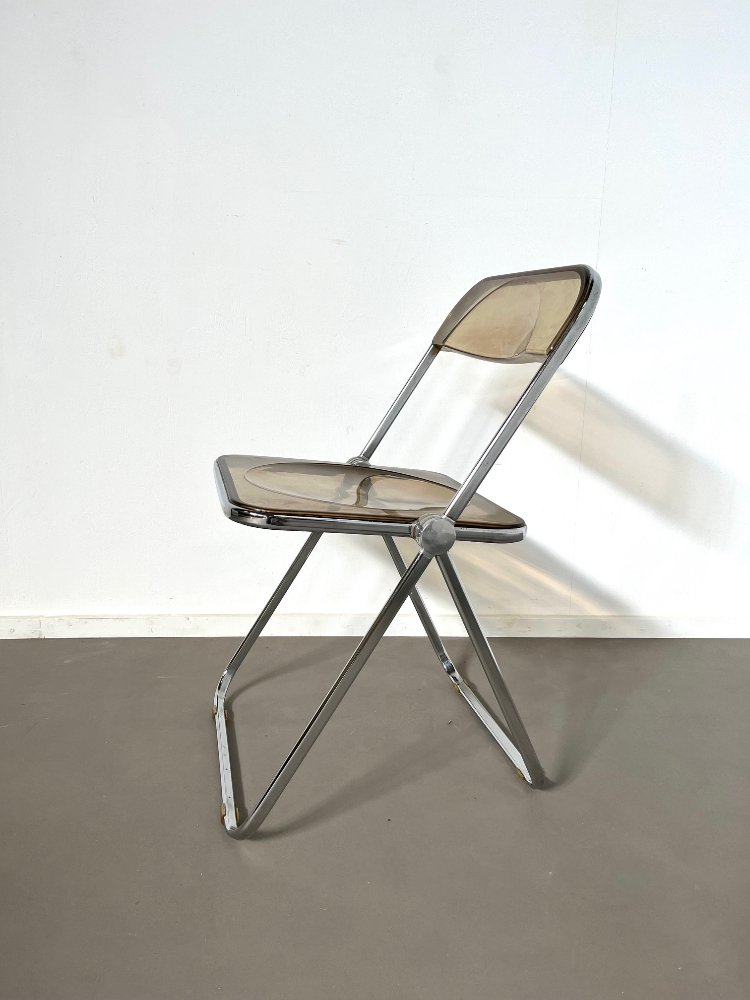Mid-Century Plia smoked lucite folding chair by Giancarlo Piretti for Castelli 1967